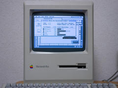 Macintosh Plus (4MB)