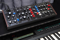 behringer MODEL D