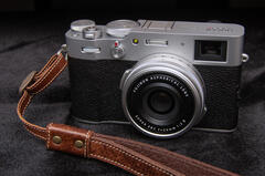 FUJIFILM X100V